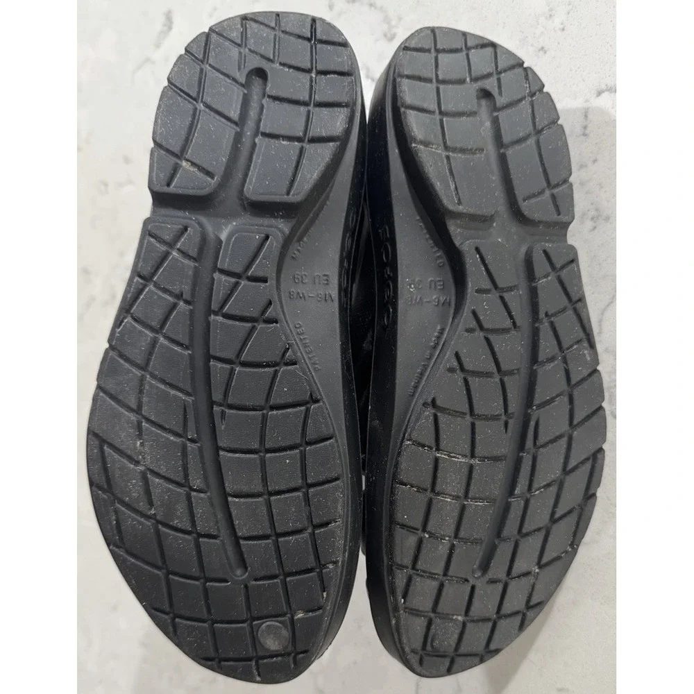OOFOS OOcandoo Black Recovery Sandals Mens 6 Womens 8 Unisex Closed Toe EU 39